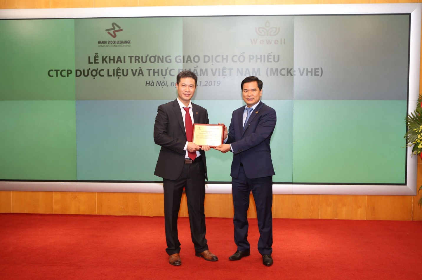8,8 triệu cổ phiếu VHE chính thức chào sàn HNX - Ảnh 1. 8,8 triệu cổ phiếu VHE chính thức chào sàn HNX - Ảnh 1.