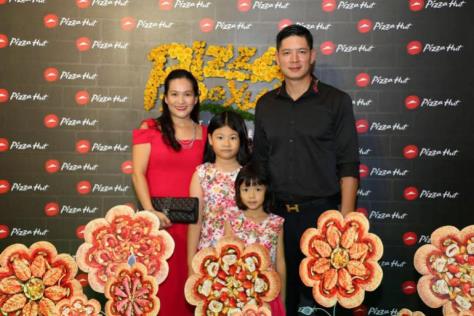 Sao Việt rầm rộ chia sẻ về pizza hình hoa siêu lạ - Ảnh 4.