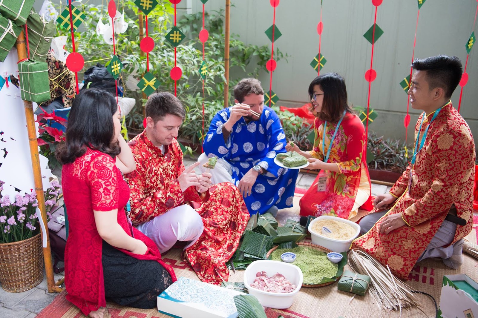 Trường “con nhà giàu” đón Tết ra sao? - Ảnh 2. Trường “con nhà giàu” đón Tết ra sao? - Ảnh 2.