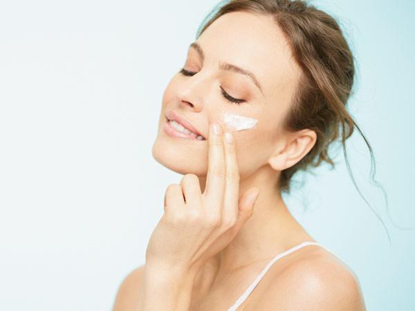 Nắng nóng đỉnh điểm: Đừng để da càng sạm, nám càng nhiều - Ảnh 2. Nắng nóng đỉnh điểm: Đừng để da càng sạm, nám càng nhiều - Ảnh 2.
