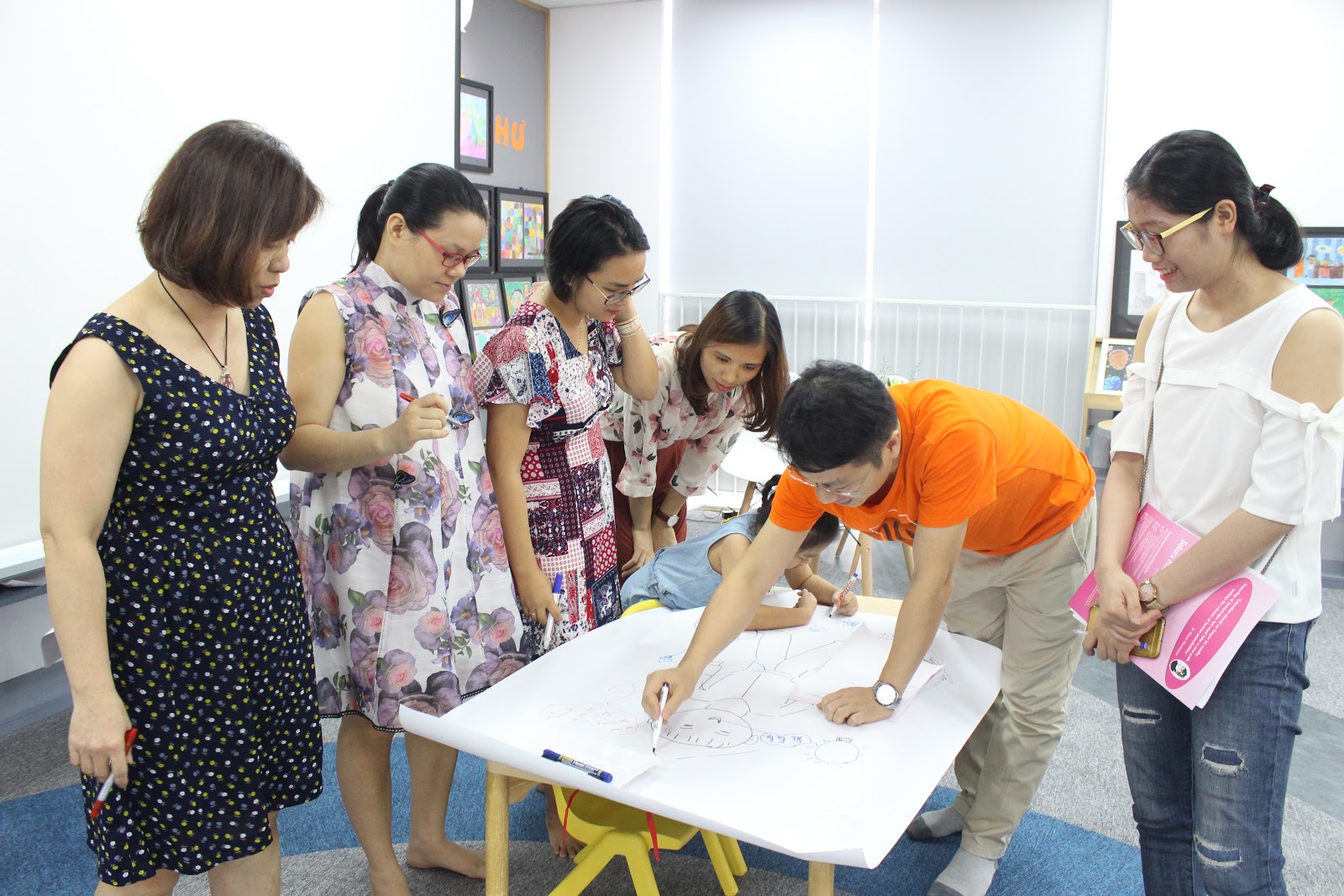 Trao quyền cho con - Cách giáo dục con cái đang được áp dụng trong môi trường Montessori - Ảnh 10. Trao quyền cho con - Cách giáo dục con cái đang được áp dụng trong môi trường Montessori - Ảnh 10.