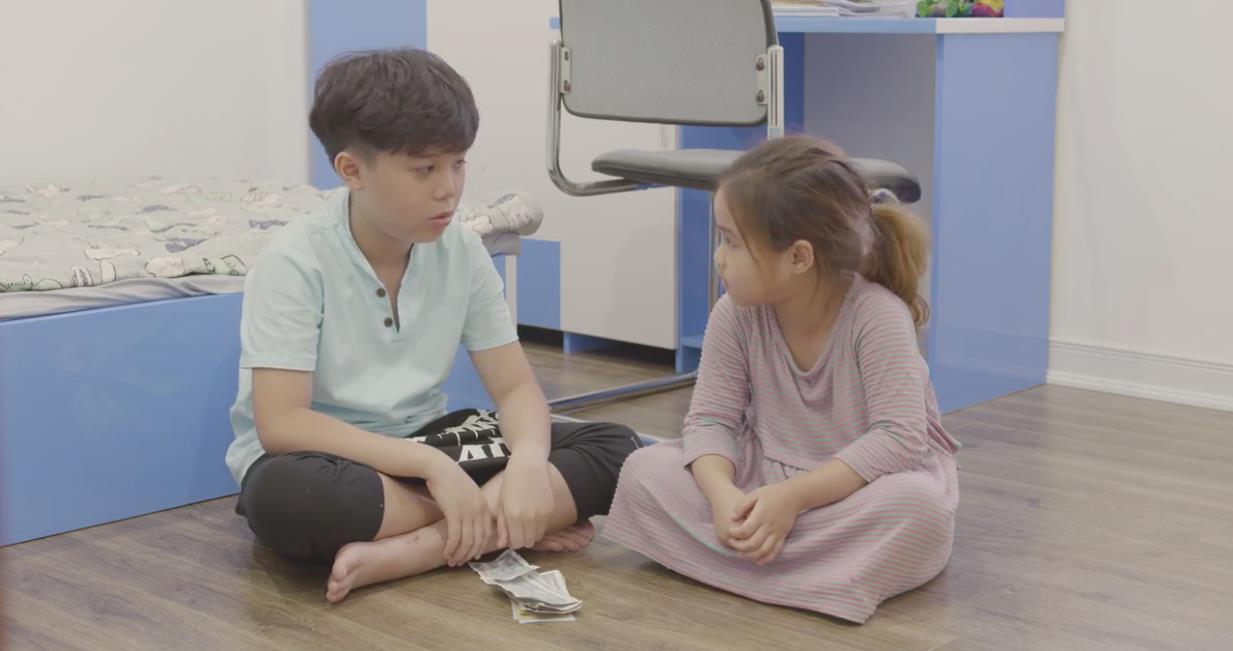 Giả vờ ngủ khi 2 con lén vào phòng lấy iPad, mẹ lập tức thay đổi khi phát hiện sự thật… - Ảnh 4. Giả vờ ngủ khi 2 con lén vào phòng lấy iPad, mẹ lập tức thay đổi khi phát hiện sự thật… - Ảnh 4.