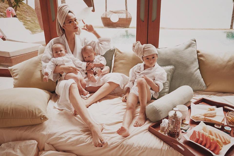 Nhan sắc ngọt ngào, cuộc sống viên mãn của Vũ Diệu Thúy, hot mom 3 con gây bão cộng đồng mạng - Ảnh 3. Nhan sắc ngọt ngào, cuộc sống viên mãn của Vũ Diệu Thúy, hot mom 3 con gây bão cộng đồng mạng - Ảnh 3.