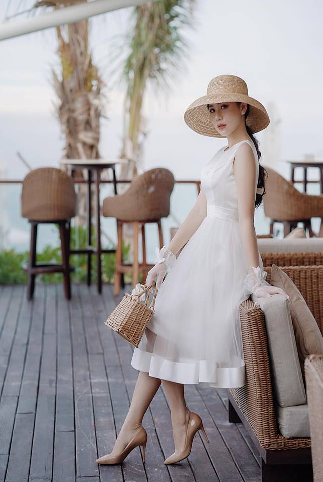 Nhan sắc ngọt ngào, cuộc sống viên mãn của Vũ Diệu Thúy, hot mom 3 con gây bão cộng đồng mạng - Ảnh 7. Nhan sắc ngọt ngào, cuộc sống viên mãn của Vũ Diệu Thúy, hot mom 3 con gây bão cộng đồng mạng - Ảnh 7.