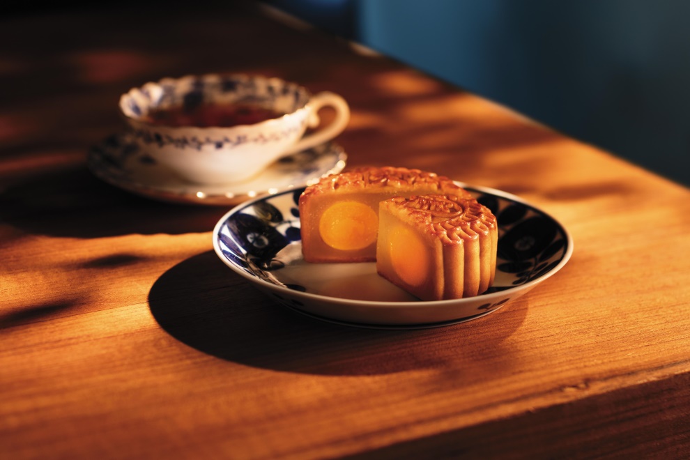 Khám phá siêu phẩm bánh trung thu cao cấp số 1 Hong Kong “gây sốt” tại Việt Nam năm 2018 - Ảnh 3. Khám phá siêu phẩm bánh trung thu cao cấp số 1 Hong Kong “gây sốt” tại Việt Nam năm 2018 - Ảnh 3.