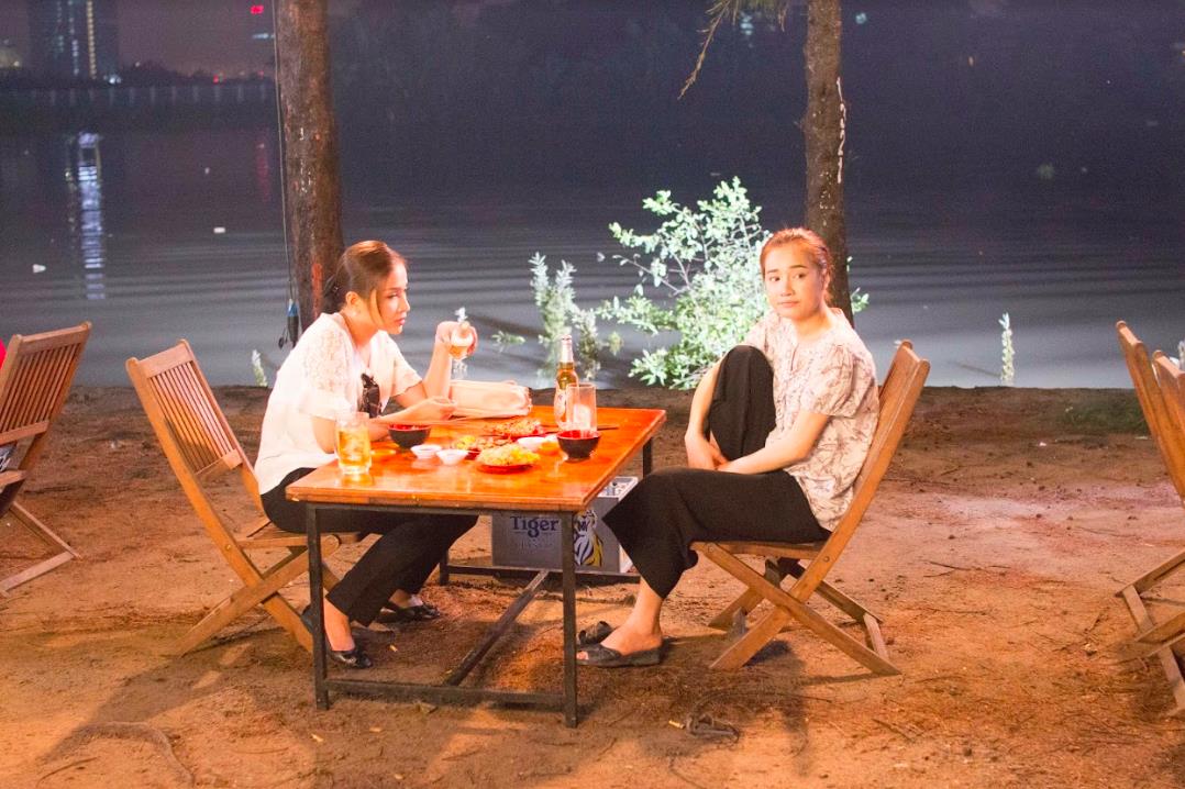 Nhã Phương “hóa” Việt Hương làm mẹ đơn thân - Ảnh 5. Nhã Phương “hóa” Việt Hương làm mẹ đơn thân - Ảnh 5.