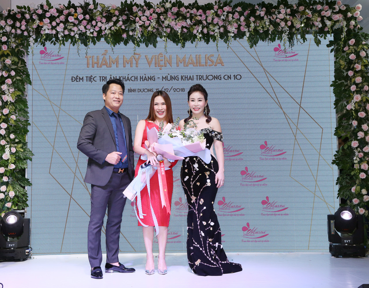 Ca sĩ Bảo Thy, Mỹ Tâm, Ngọc Hân, Huyền My hội tụ tại sự kiện cổ vũ đội tuyển Việt Nam trong trận chung kết AFF Cup - Ảnh 5. Ca sĩ Bảo Thy, Mỹ Tâm, Ngọc Hân, Huyền My hội tụ tại sự kiện cổ vũ đội tuyển Việt Nam trong trận chung kết AFF Cup - Ảnh 5.