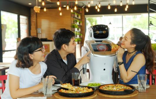 Bữa ăn độc đáo cùng Robot - trào lưu mới của các gia đình Việt - Ảnh 3.