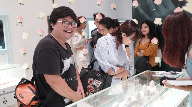 Nhẫn cưới in dấu tim – Yêu càng lâu, tim càng sâu - Ảnh 4. Nhẫn cưới in dấu tim – Yêu càng lâu, tim càng sâu - Ảnh 4.