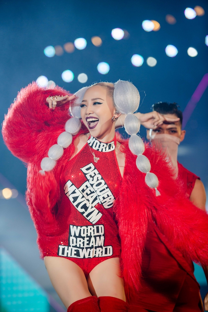 Mỹ Tâm, Đông Nhi, Tóc Tiên cùng hội tụ tại đại tiệc thời trang âm nhạc - Ảnh 1. Mỹ Tâm, Đông Nhi, Tóc Tiên cùng hội tụ tại đại tiệc thời trang âm nhạc - Ảnh 1.