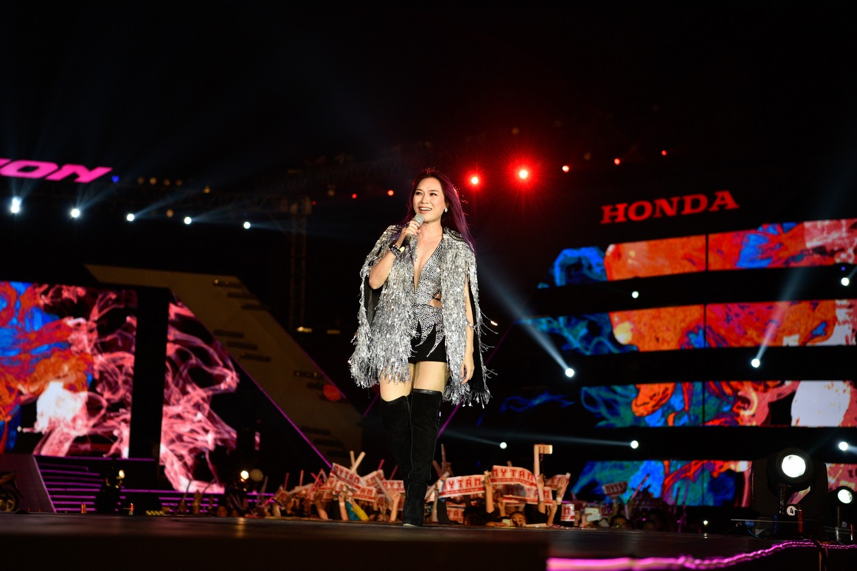 Mỹ Tâm, Đông Nhi, Tóc Tiên cùng hội tụ tại đại tiệc thời trang âm nhạc - Ảnh 3. Mỹ Tâm, Đông Nhi, Tóc Tiên cùng hội tụ tại đại tiệc thời trang âm nhạc - Ảnh 3.