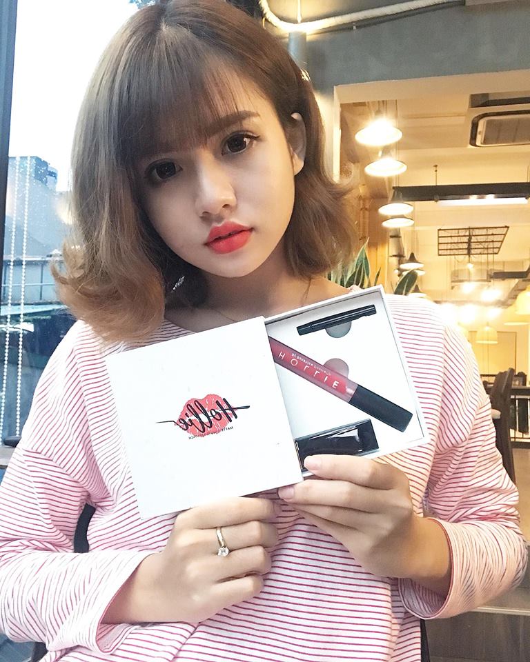 Đây là thỏi son đang được giới trẻ Việt săn lùng nửa cuối năm 2017 - Ảnh 5. Đây là thỏi son đang được giới trẻ Việt săn lùng nửa cuối năm 2017 - Ảnh 5.