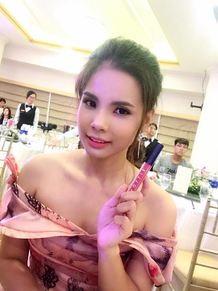 Đây là thỏi son đang được giới trẻ Việt săn lùng nửa cuối năm 2017 - Ảnh 6. Đây là thỏi son đang được giới trẻ Việt săn lùng nửa cuối năm 2017 - Ảnh 6.