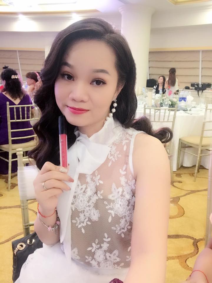 Đây là thỏi son đang được giới trẻ Việt săn lùng nửa cuối năm 2017 - Ảnh 7. Đây là thỏi son đang được giới trẻ Việt săn lùng nửa cuối năm 2017 - Ảnh 7.