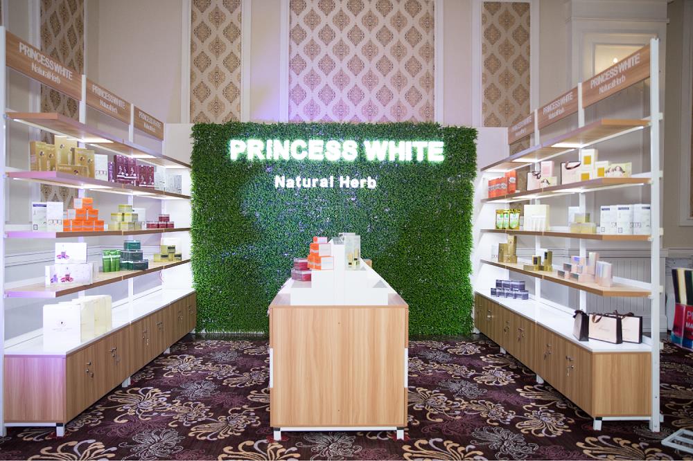 Lạc trôi trong dạ tiệc Queen Party đầy cảm xúc - Ảnh 9. Lạc trôi trong dạ tiệc Queen Party đầy cảm xúc - Ảnh 9.