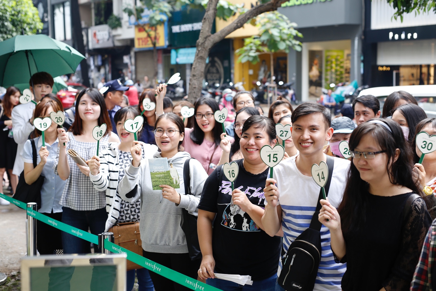 Innisfree thu hút giới trẻ với công nghệ VR trong đợt khai trương cửa hàng thứ 3 - Ảnh 1. Innisfree thu hút giới trẻ với công nghệ VR trong đợt khai trương cửa hàng thứ 3 - Ảnh 1.