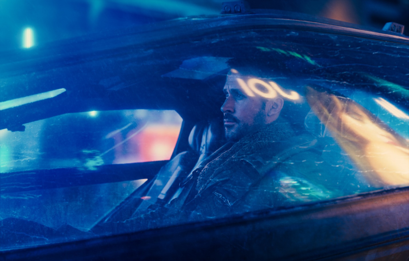 Khám phá thế giới tương lai kinh hoàng trong tuyệt tác Blade Runner 2049 - Ảnh 2. Khám phá thế giới tương lai kinh hoàng trong tuyệt tác Blade Runner 2049 - Ảnh 2.