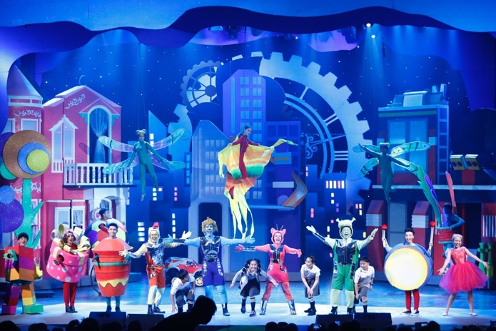 Sau TP.HCM, show nhạc kịch hoành tráng Bé chịu chơi sắp trình diễn tại Hà Nội - Ảnh 8. Sau TP.HCM, show nhạc kịch hoành tráng Bé chịu chơi sắp trình diễn tại Hà Nội - Ảnh 8.