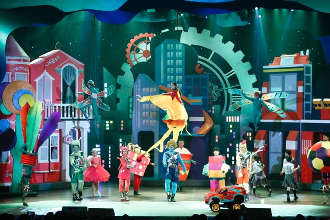 Sau TP.HCM, show nhạc kịch hoành tráng Bé chịu chơi sắp trình diễn tại Hà Nội - Ảnh 12. Sau TP.HCM, show nhạc kịch hoành tráng Bé chịu chơi sắp trình diễn tại Hà Nội - Ảnh 12.