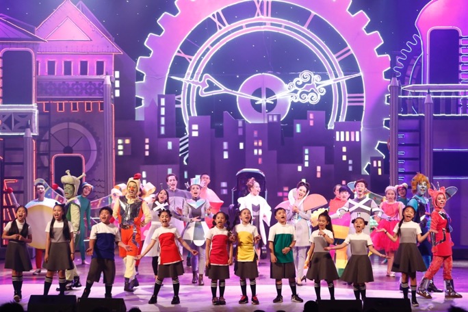 Sau TP.HCM, show nhạc kịch hoành tráng Bé chịu chơi sắp trình diễn tại Hà Nội - Ảnh 13. Sau TP.HCM, show nhạc kịch hoành tráng Bé chịu chơi sắp trình diễn tại Hà Nội - Ảnh 13.