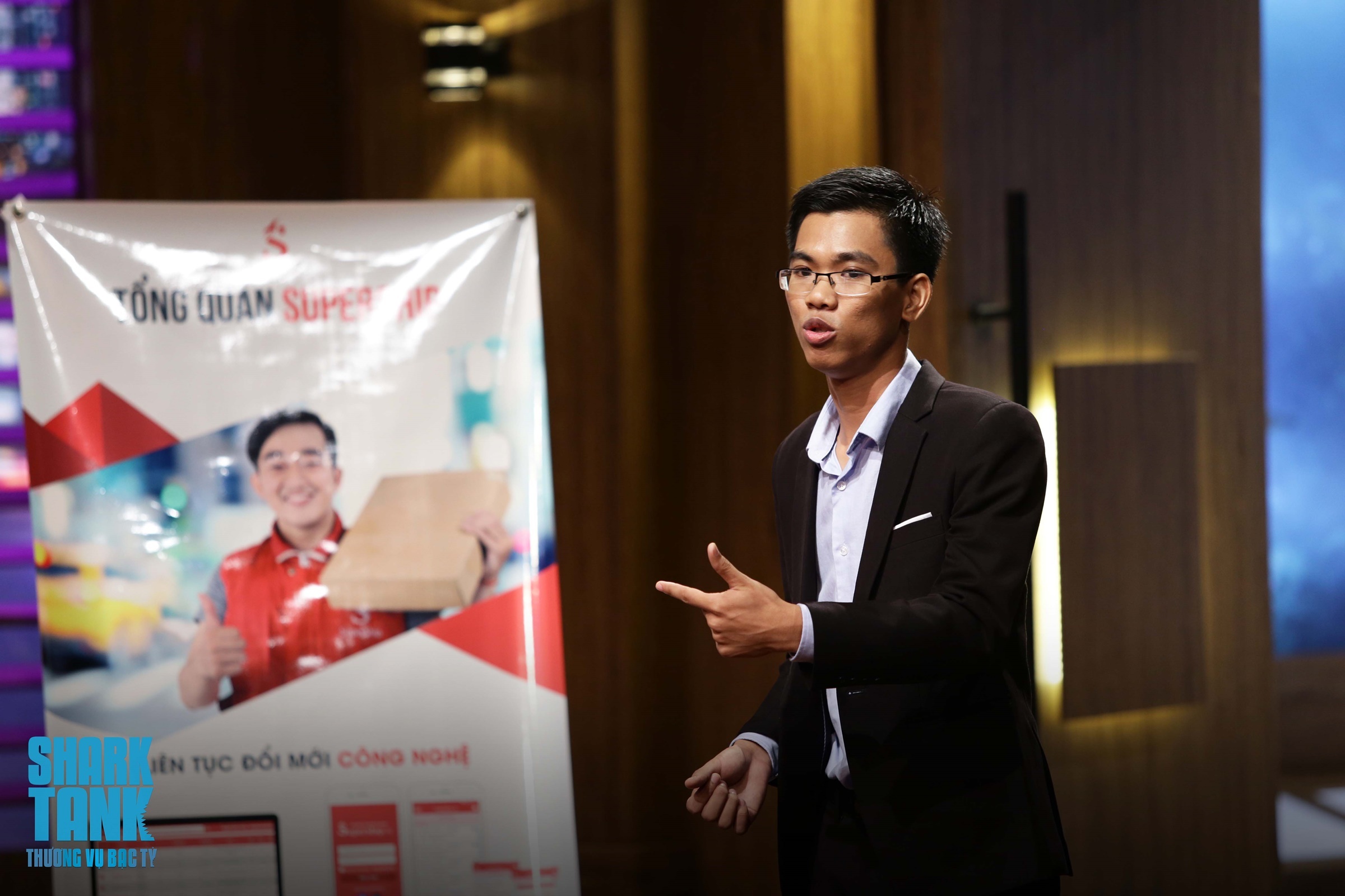 Shark Tank Việt Nam: Shark trẻ Lê Đăng Khoa lại giở chiêu dụ startup giao hàng nhanh - Ảnh 3. Shark Tank Việt Nam: Shark trẻ Lê Đăng Khoa lại giở chiêu dụ startup giao hàng nhanh - Ảnh 3.