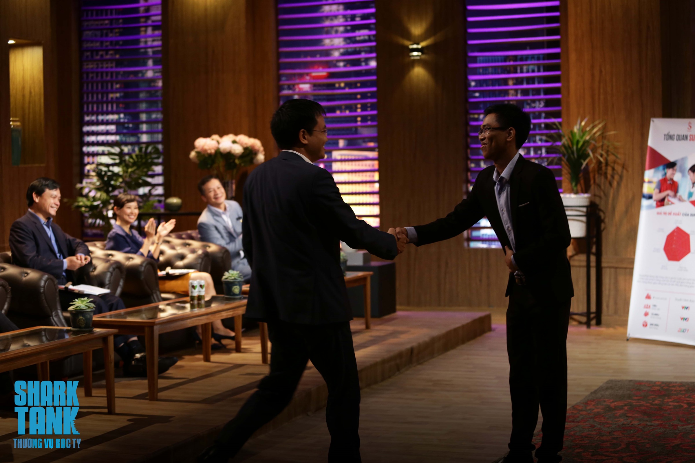 Shark Tank Việt Nam: Shark trẻ Lê Đăng Khoa lại giở chiêu dụ startup giao hàng nhanh - Ảnh 5. Shark Tank Việt Nam: Shark trẻ Lê Đăng Khoa lại giở chiêu dụ startup giao hàng nhanh - Ảnh 5.