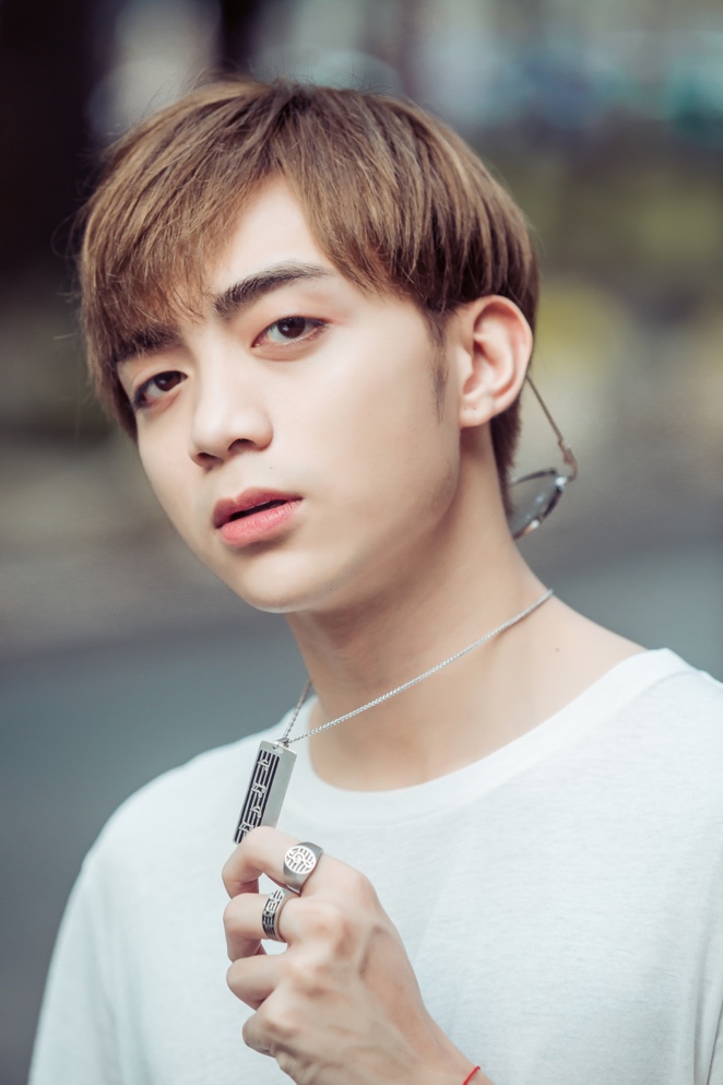 Chất lừ từ âm nhạc đến phong cách thời trang, Soobin Hoàng Sơn đã tạo nên hình ảnh đó như thế nào? - Ảnh 3. Chất lừ từ âm nhạc đến phong cách thời trang, Soobin Hoàng Sơn đã tạo nên hình ảnh đó như thế nào? - Ảnh 3.