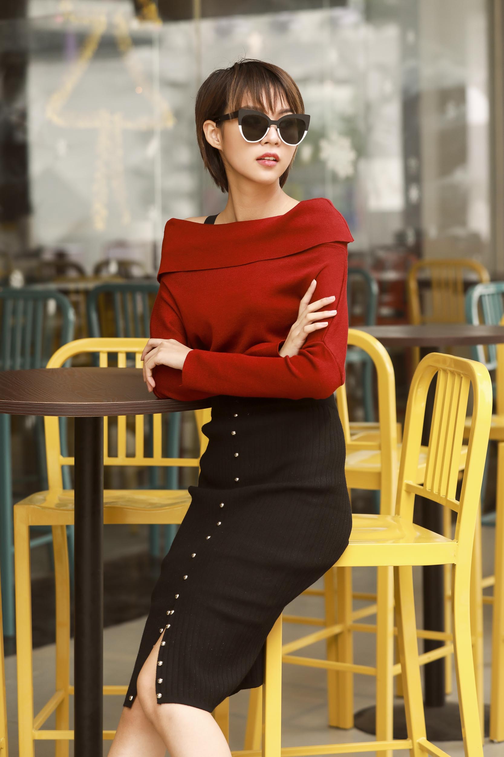 Phong cách streetstyle mùa lễ hội cực chất của Phí Phương Anh - Ảnh 4. Phong cách streetstyle mùa lễ hội cực chất của Phí Phương Anh - Ảnh 4.