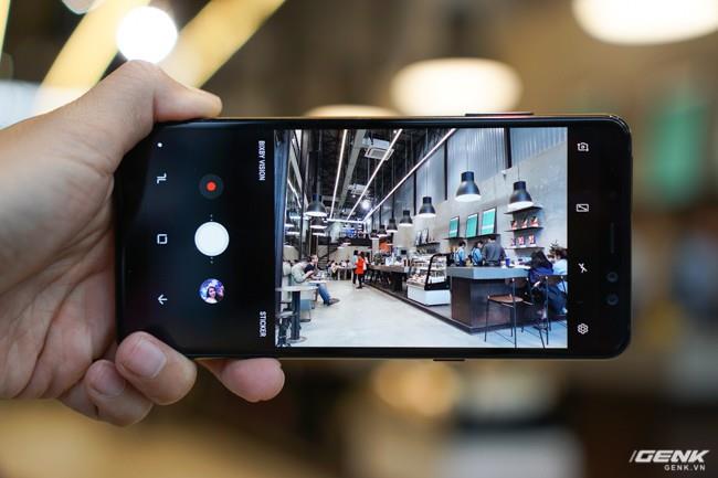 Galaxy A8 chính là sản phẩm người Việt mong đợi từ lâu - Ảnh 3. Galaxy A8 chính là sản phẩm người Việt mong đợi từ lâu - Ảnh 3.