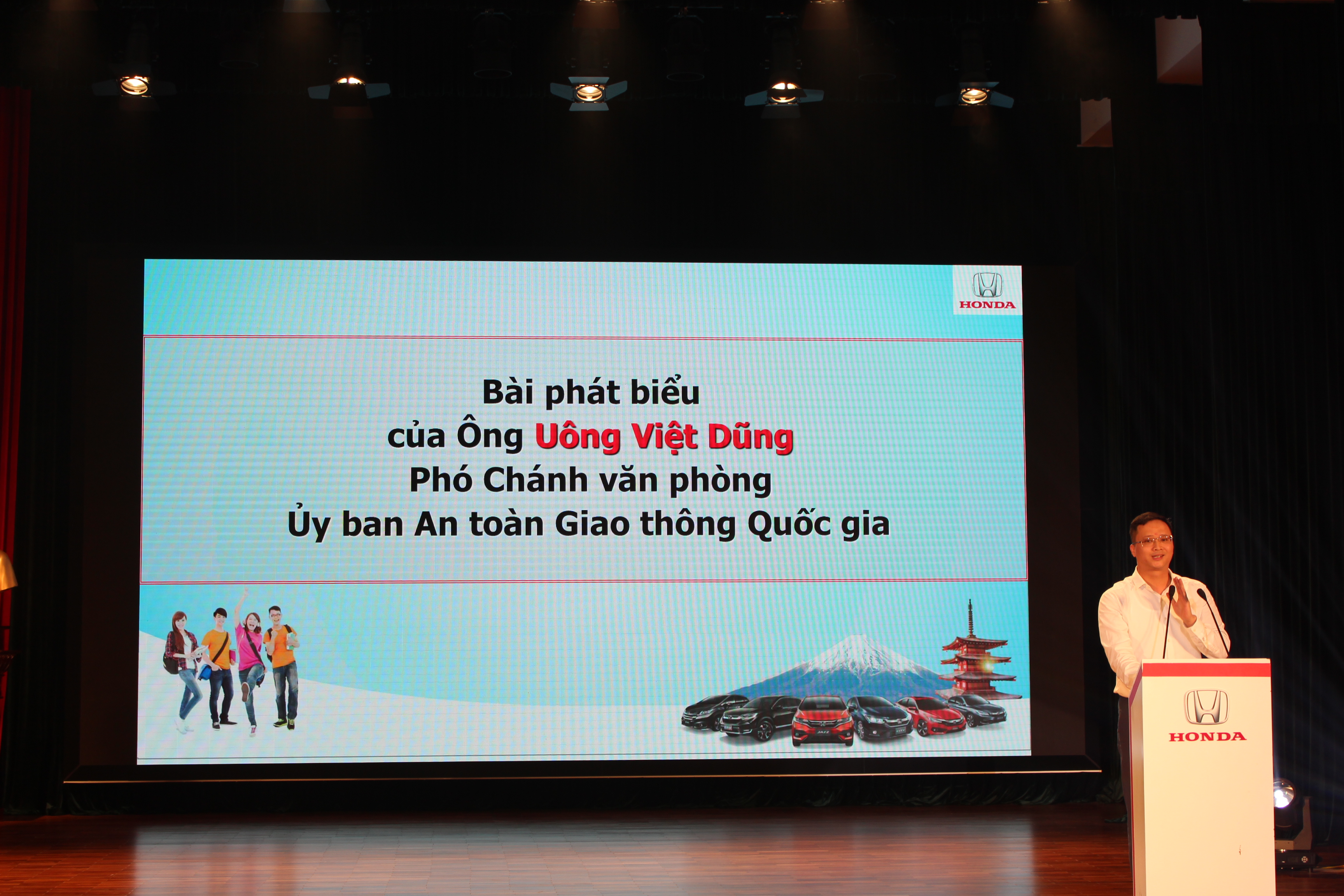 Lan tỏa thông điệp ATGT đến giới trẻ qua hội thi “Sinh viên lái xe ôtô an toàn năm 2018” - Ảnh 2. Lan tỏa thông điệp ATGT đến giới trẻ qua hội thi “Sinh viên lái xe ôtô an toàn năm 2018” - Ảnh 2.