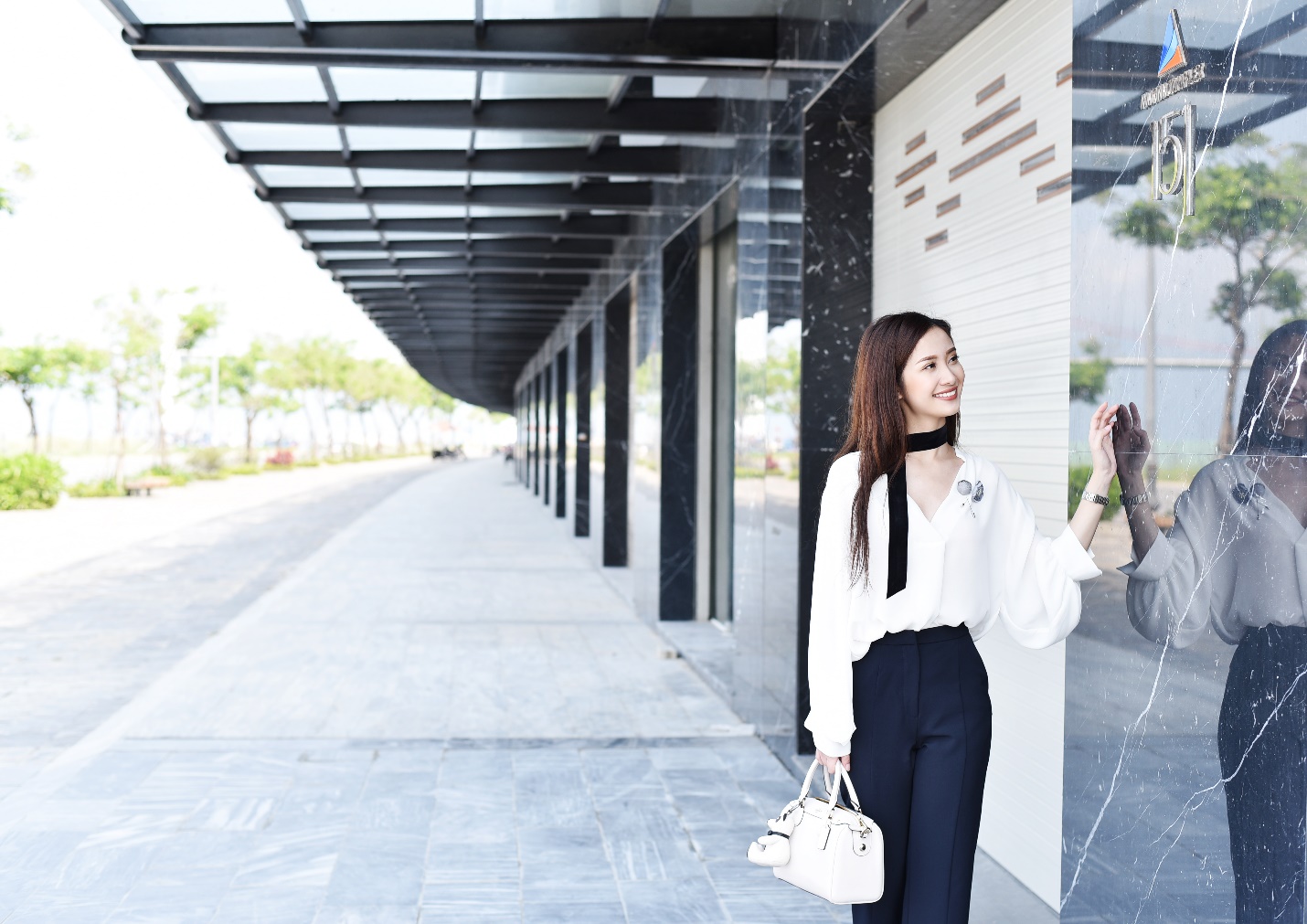 Bắt gặp Jun Vũ Tháng năm rực rỡ xuất hiện sang chảnh tại Đà Nẵng - Ảnh 5. Bắt gặp Jun Vũ Tháng năm rực rỡ xuất hiện sang chảnh tại Đà Nẵng - Ảnh 5.