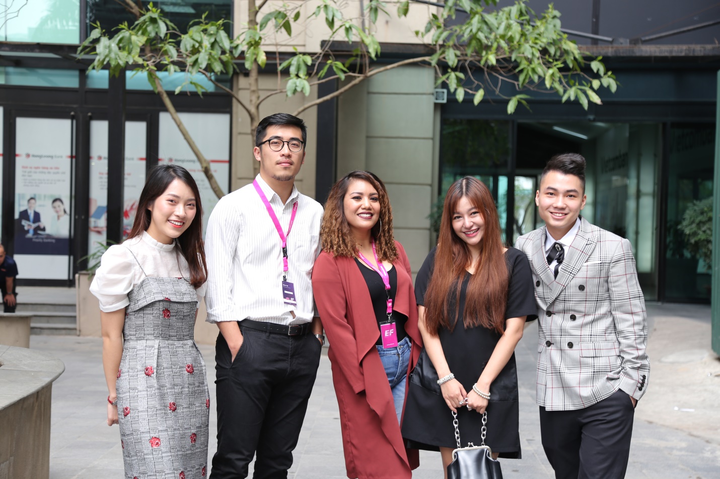 Khánh Vy, Vũ. đồng hành cùng cuộc thi hát tiếng Anh cho học sinh, sinh viên toàn quốc - Ảnh 9. Khánh Vy, Vũ. đồng hành cùng cuộc thi hát tiếng Anh cho học sinh, sinh viên toàn quốc - Ảnh 9.