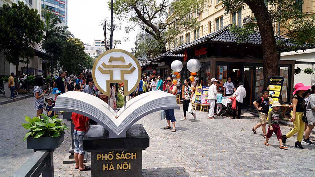 Rộn ràng check-in để được tặng miễn phí ngay 100 cuốn sách kỹ năng hot - Ảnh 2. Rộn ràng check-in để được tặng miễn phí ngay 100 cuốn sách kỹ năng hot - Ảnh 2.