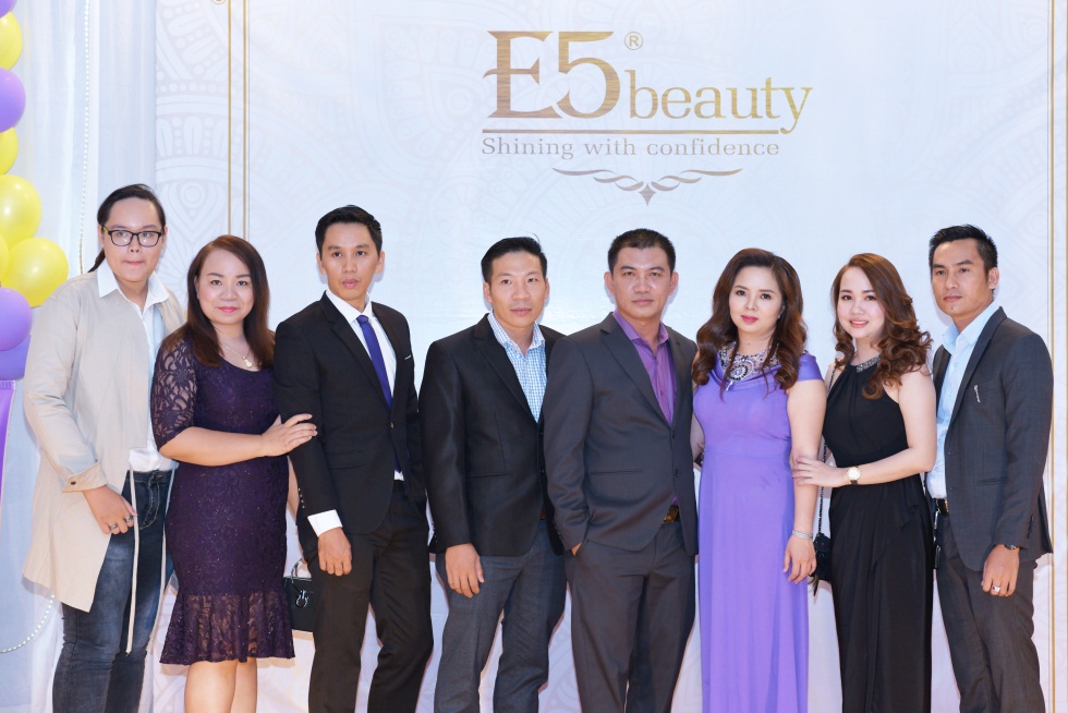 Lễ ra mắt mỹ phẩm E5 Beauty – Đêm hội tôn vinh sắc tím kiêu sa - Ảnh 1. Lễ ra mắt mỹ phẩm E5 Beauty – Đêm hội tôn vinh sắc tím kiêu sa - Ảnh 1.