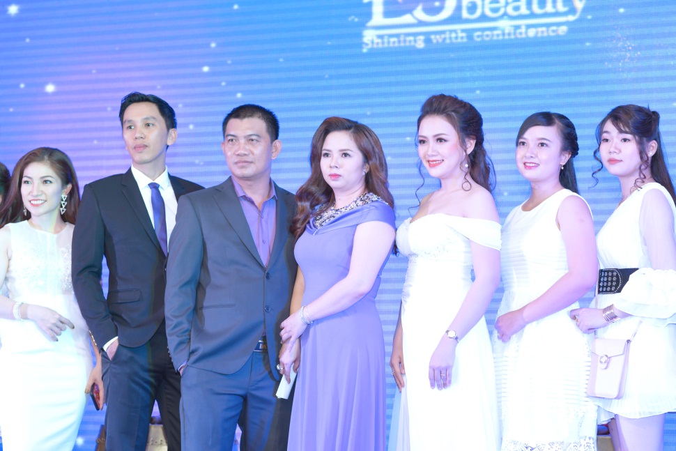 Lễ ra mắt mỹ phẩm E5 Beauty – Đêm hội tôn vinh sắc tím kiêu sa - Ảnh 5. Lễ ra mắt mỹ phẩm E5 Beauty – Đêm hội tôn vinh sắc tím kiêu sa - Ảnh 5.