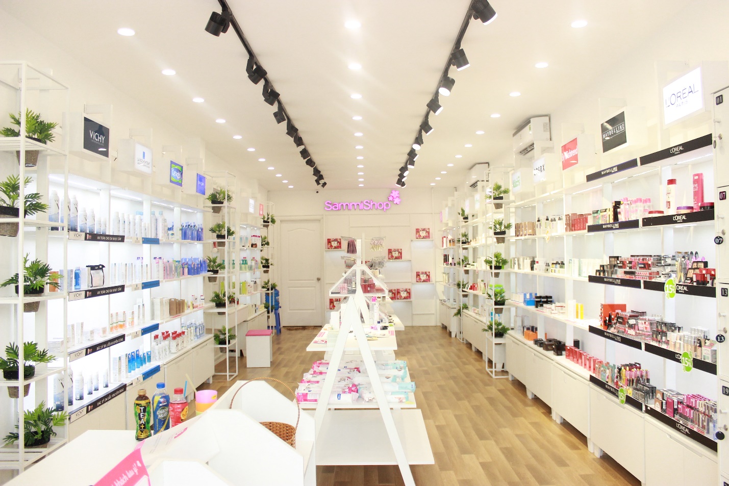 Thêm các tụ điểm shopping hấp dẫn dành cho tín đồ mỹ phẩm tại Hà Nội và Hồ Chí Minh - Ảnh 1. Thêm các tụ điểm shopping hấp dẫn dành cho tín đồ mỹ phẩm tại Hà Nội và Hồ Chí Minh - Ảnh 1.
