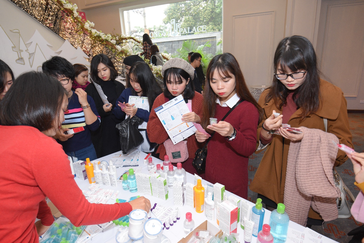 Thêm các tụ điểm shopping hấp dẫn dành cho tín đồ mỹ phẩm tại Hà Nội và Hồ Chí Minh - Ảnh 9. Thêm các tụ điểm shopping hấp dẫn dành cho tín đồ mỹ phẩm tại Hà Nội và Hồ Chí Minh - Ảnh 9.