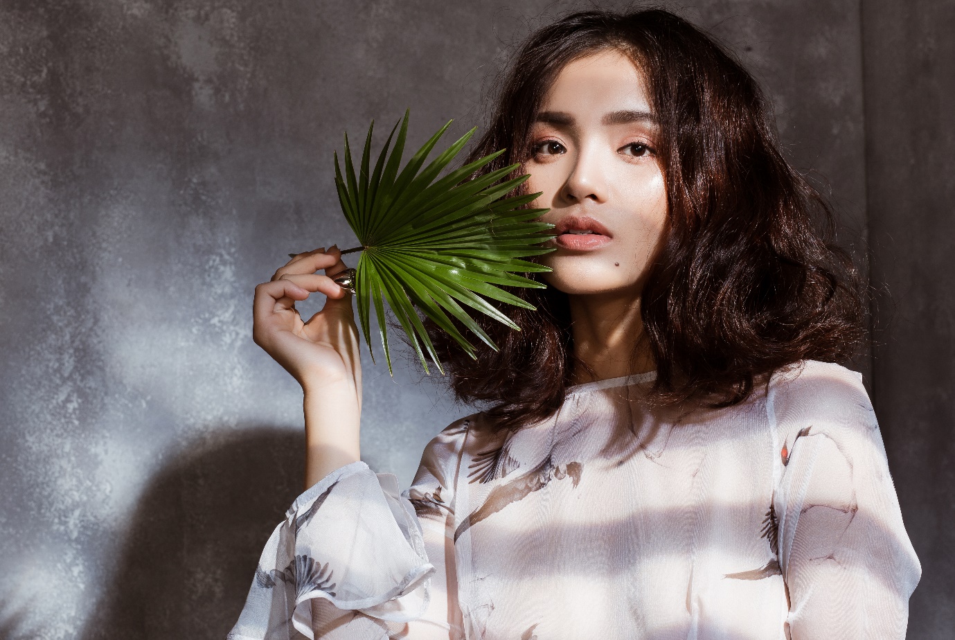 Hậu kết hôn sinh con, có ai ngờ cô nàng Yeye của “Gia đình phép thuật” lại làm ca sĩ - Ảnh 1. Hậu kết hôn sinh con, có ai ngờ cô nàng Yeye của “Gia đình phép thuật” lại làm ca sĩ - Ảnh 1.