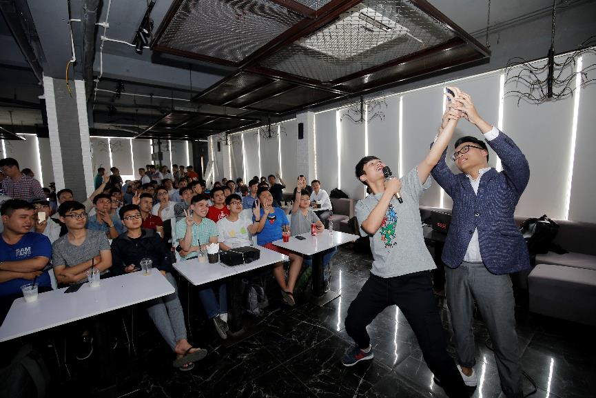 Toàn cảnh buổi offline trải nghiệm “ngôi sao mới” tầm trung Huawei Nova 3e - Ảnh 9. Toàn cảnh buổi offline trải nghiệm “ngôi sao mới” tầm trung Huawei Nova 3e - Ảnh 9.