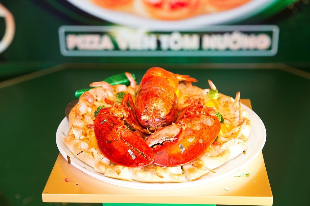 Hoa hậu H’Hen Niê quyến rũ dự tiệc sinh nhật The Pizza Company 5 tuổi - Ảnh 4. Hoa hậu H’Hen Niê quyến rũ dự tiệc sinh nhật The Pizza Company 5 tuổi - Ảnh 4.