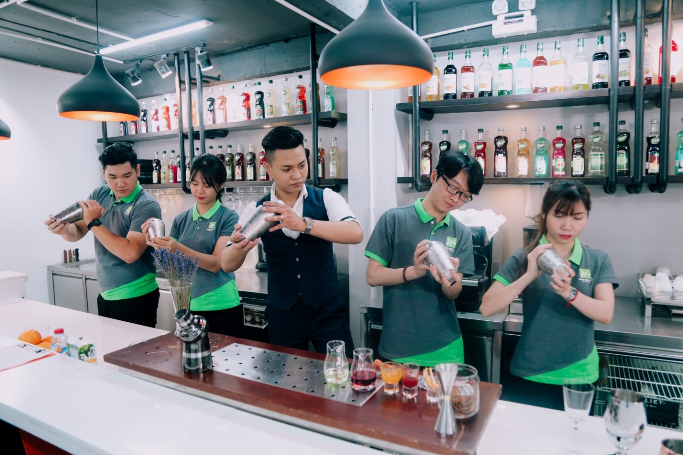 Hướng Nghiệp Á Âu tưng bừng khai trương 2 chi nhánh mới tại Hội An và Cần Thơ - Ảnh 1. Hướng Nghiệp Á Âu tưng bừng khai trương 2 chi nhánh mới tại Hội An và Cần Thơ - Ảnh 1.