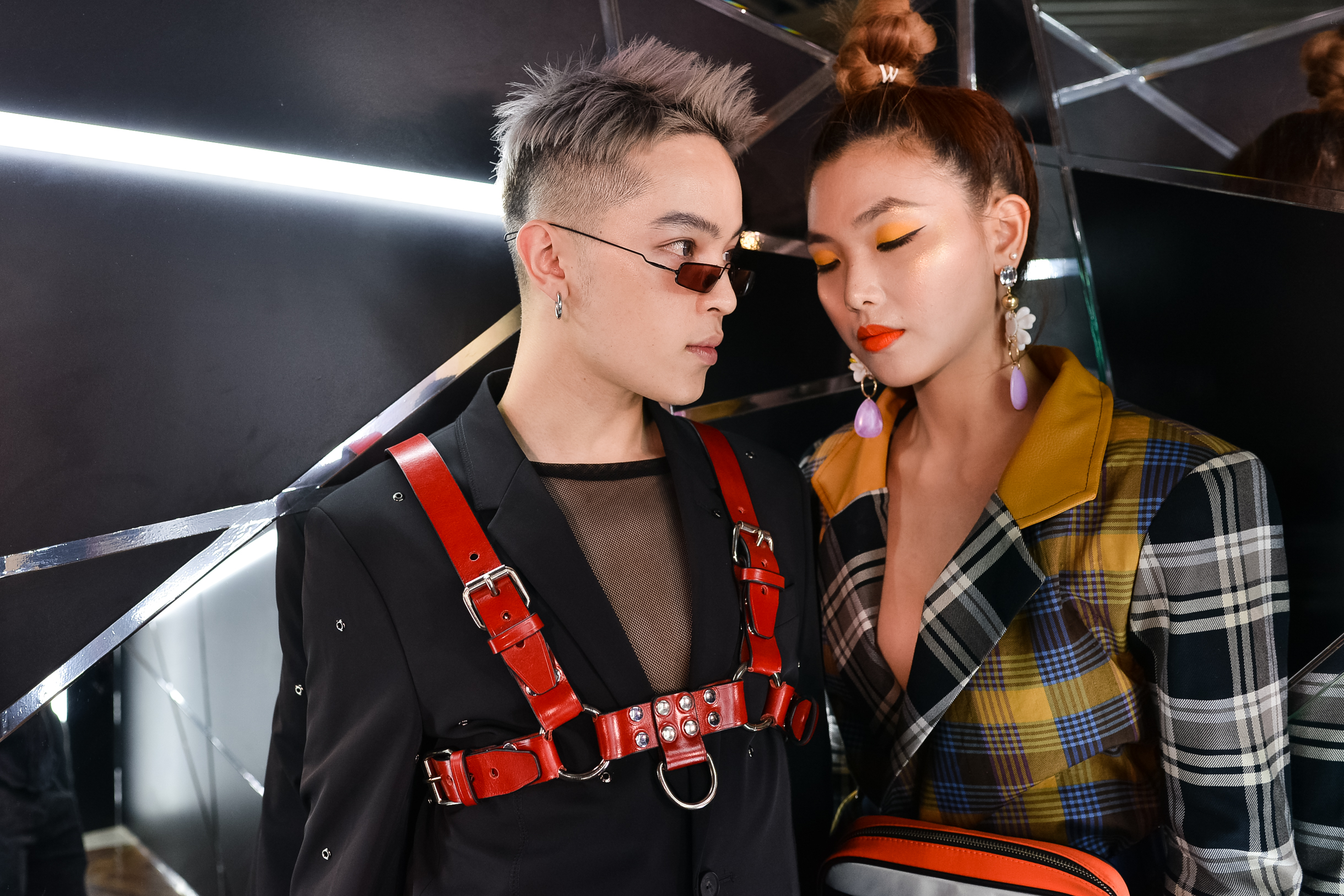 Soi các phong cách trang điểm cực táo bạo từ bữa tiệc YSL Beauty Club thời thượng - Ảnh 5. Soi các phong cách trang điểm cực táo bạo từ bữa tiệc YSL Beauty Club thời thượng - Ảnh 5.