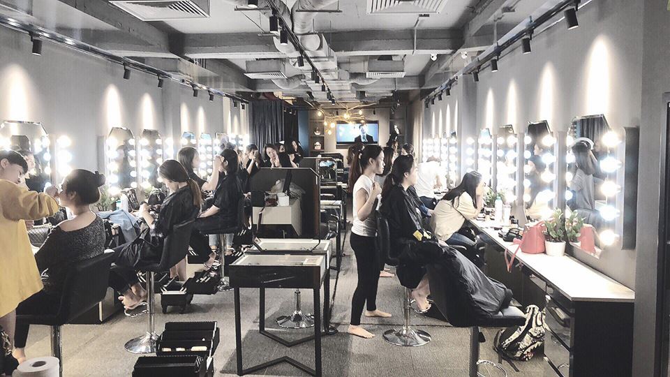 Ca sĩ Bảo Anh, Hoa hậu Đỗ Mỹ Linh đẹp rạng ngời trong lễ khai trương store của Tâm Tâm makeup & Mandy Hair Stylist - Ảnh 3. Ca sĩ Bảo Anh, Hoa hậu Đỗ Mỹ Linh đẹp rạng ngời trong lễ khai trương store của Tâm Tâm makeup & Mandy Hair Stylist - Ảnh 3.