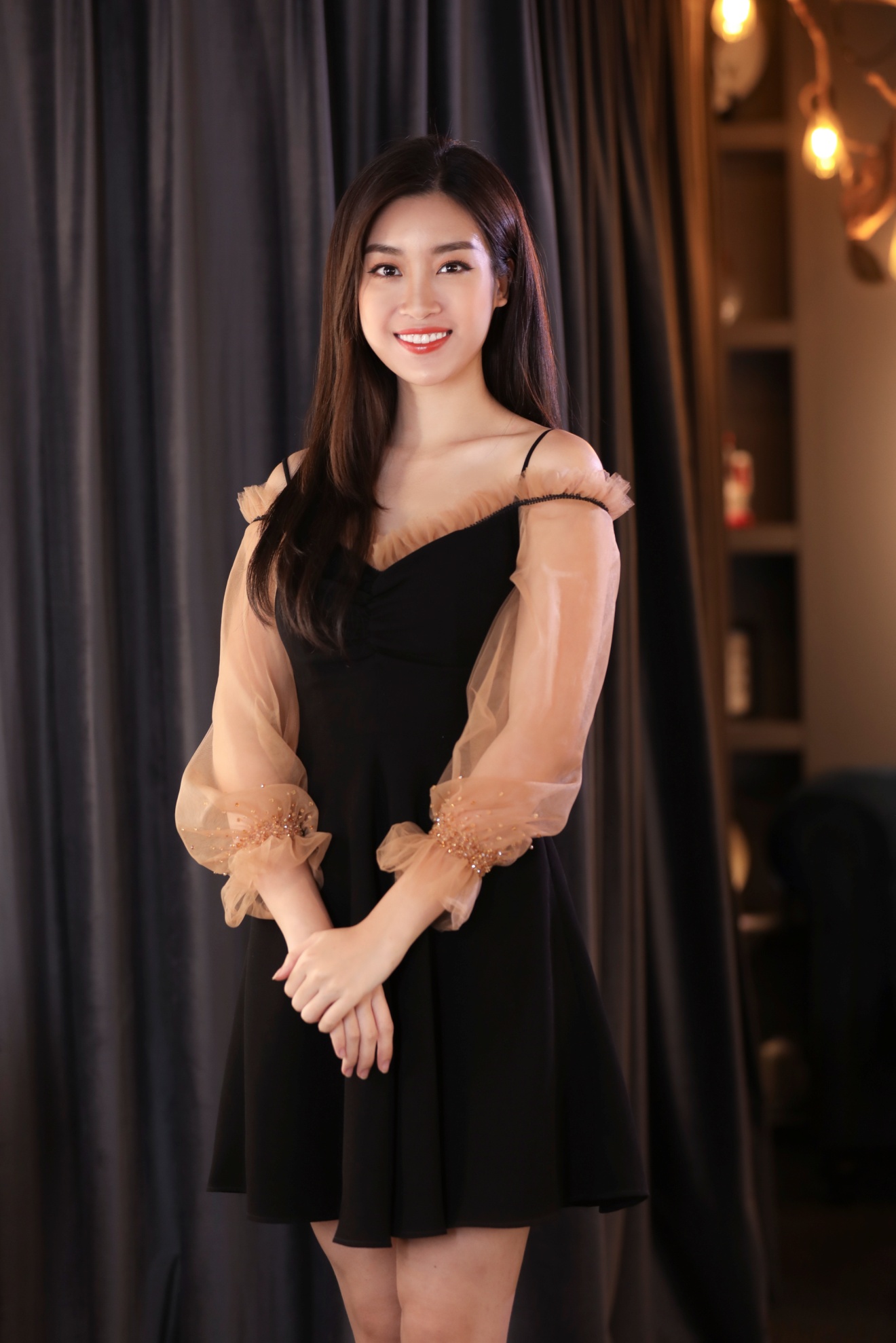 Ca sĩ Bảo Anh, Hoa hậu Đỗ Mỹ Linh đẹp rạng ngời trong lễ khai trương store của Tâm Tâm makeup & Mandy Hair Stylist - Ảnh 7. Ca sĩ Bảo Anh, Hoa hậu Đỗ Mỹ Linh đẹp rạng ngời trong lễ khai trương store của Tâm Tâm makeup & Mandy Hair Stylist - Ảnh 7.