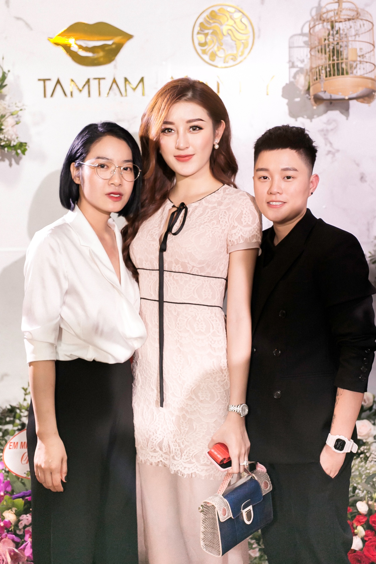 Ca sĩ Bảo Anh, Hoa hậu Đỗ Mỹ Linh đẹp rạng ngời trong lễ khai trương store của Tâm Tâm makeup & Mandy Hair Stylist - Ảnh 8. Ca sĩ Bảo Anh, Hoa hậu Đỗ Mỹ Linh đẹp rạng ngời trong lễ khai trương store của Tâm Tâm makeup & Mandy Hair Stylist - Ảnh 8.