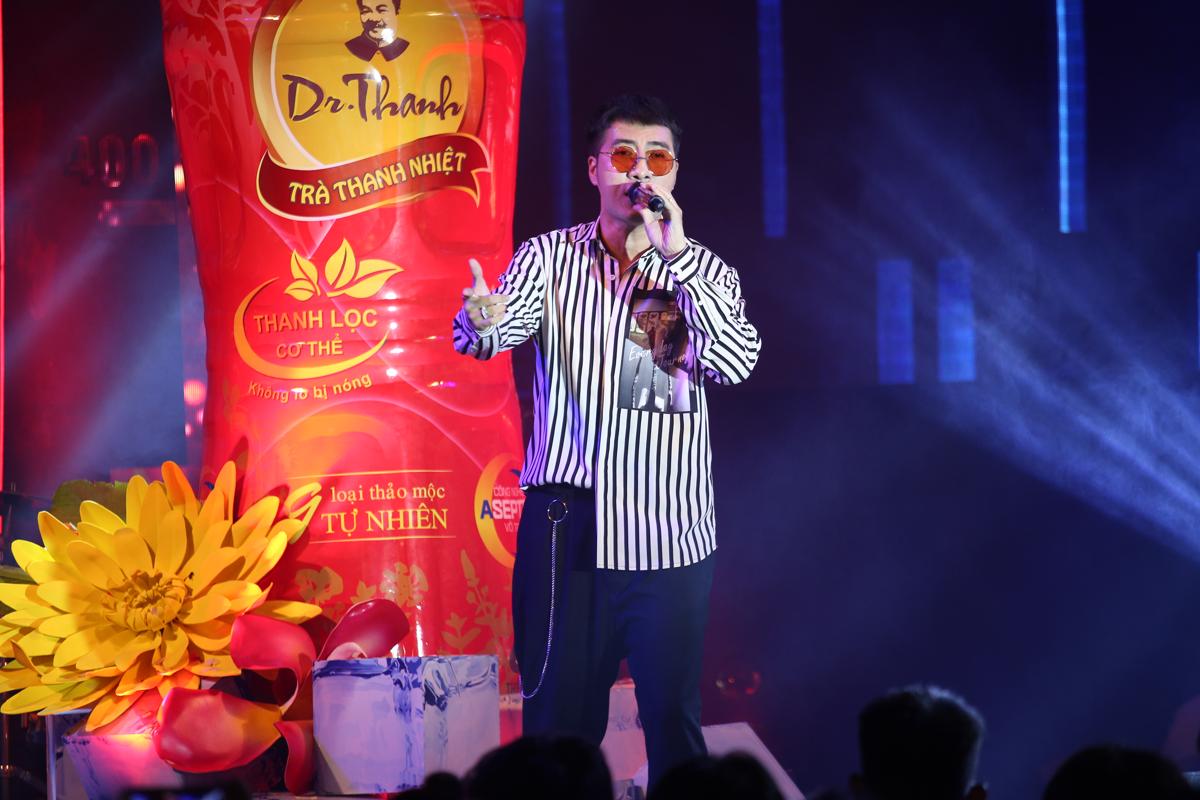 Thử thách Chơi hàng nóng mà vẫn tươi chào sân không thể hot hơn tại TP.HCM - Ảnh 9. Thử thách Chơi hàng nóng mà vẫn tươi chào sân không thể hot hơn tại TP.HCM - Ảnh 9.