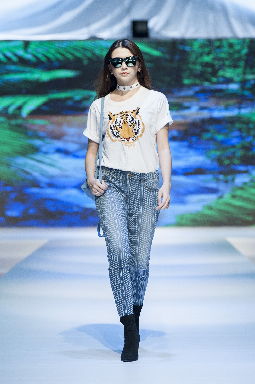 Bộ sưu tập “Wild Dance” của V-SIXTYFOUR - Cá tính như đồ lính - Ảnh 3. Bộ sưu tập “Wild Dance” của V-SIXTYFOUR - Cá tính như đồ lính - Ảnh 3.