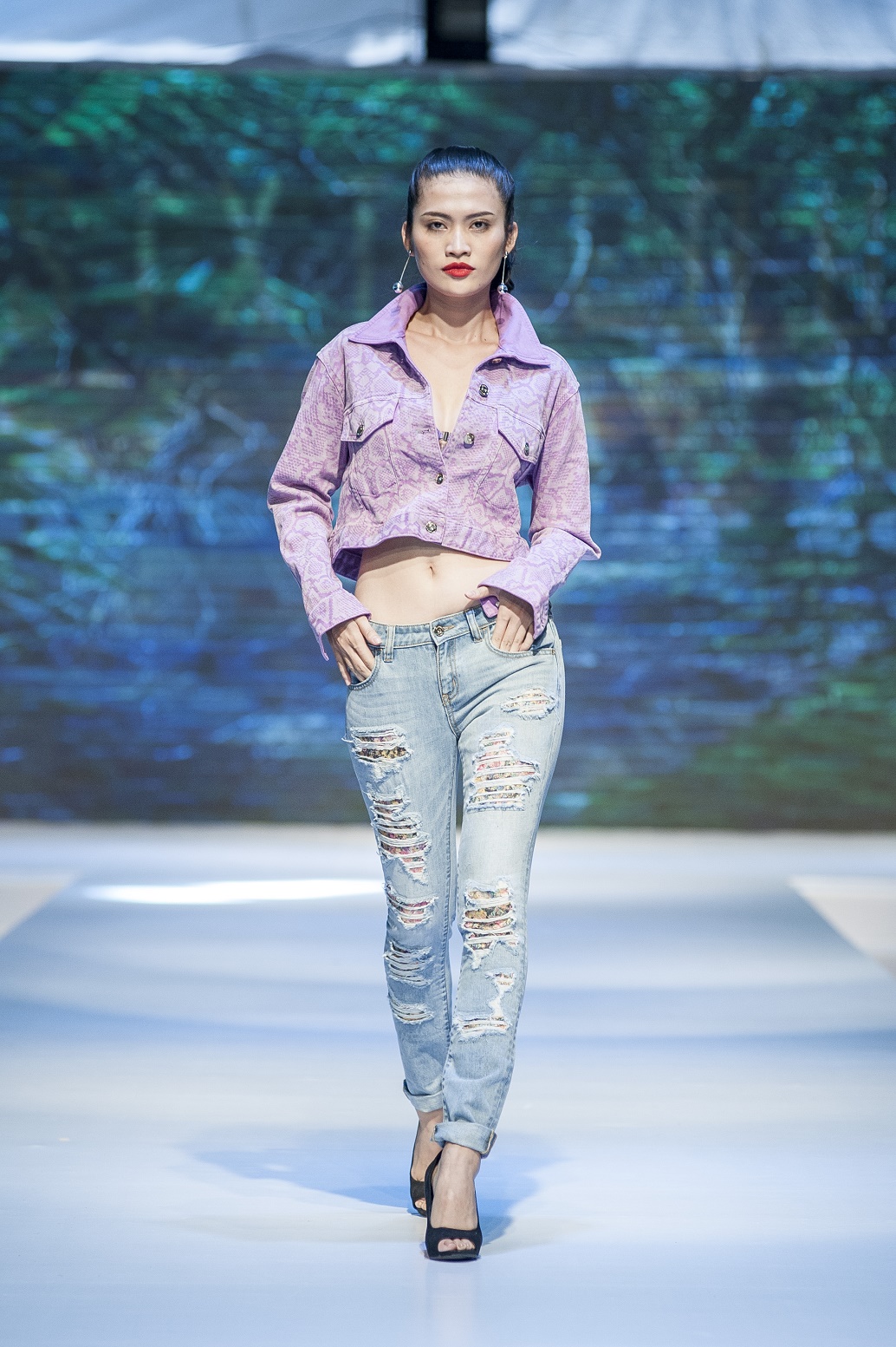 Bộ sưu tập “Wild Dance” của V-SIXTYFOUR - Cá tính như đồ lính - Ảnh 9. Bộ sưu tập “Wild Dance” của V-SIXTYFOUR - Cá tính như đồ lính - Ảnh 9.