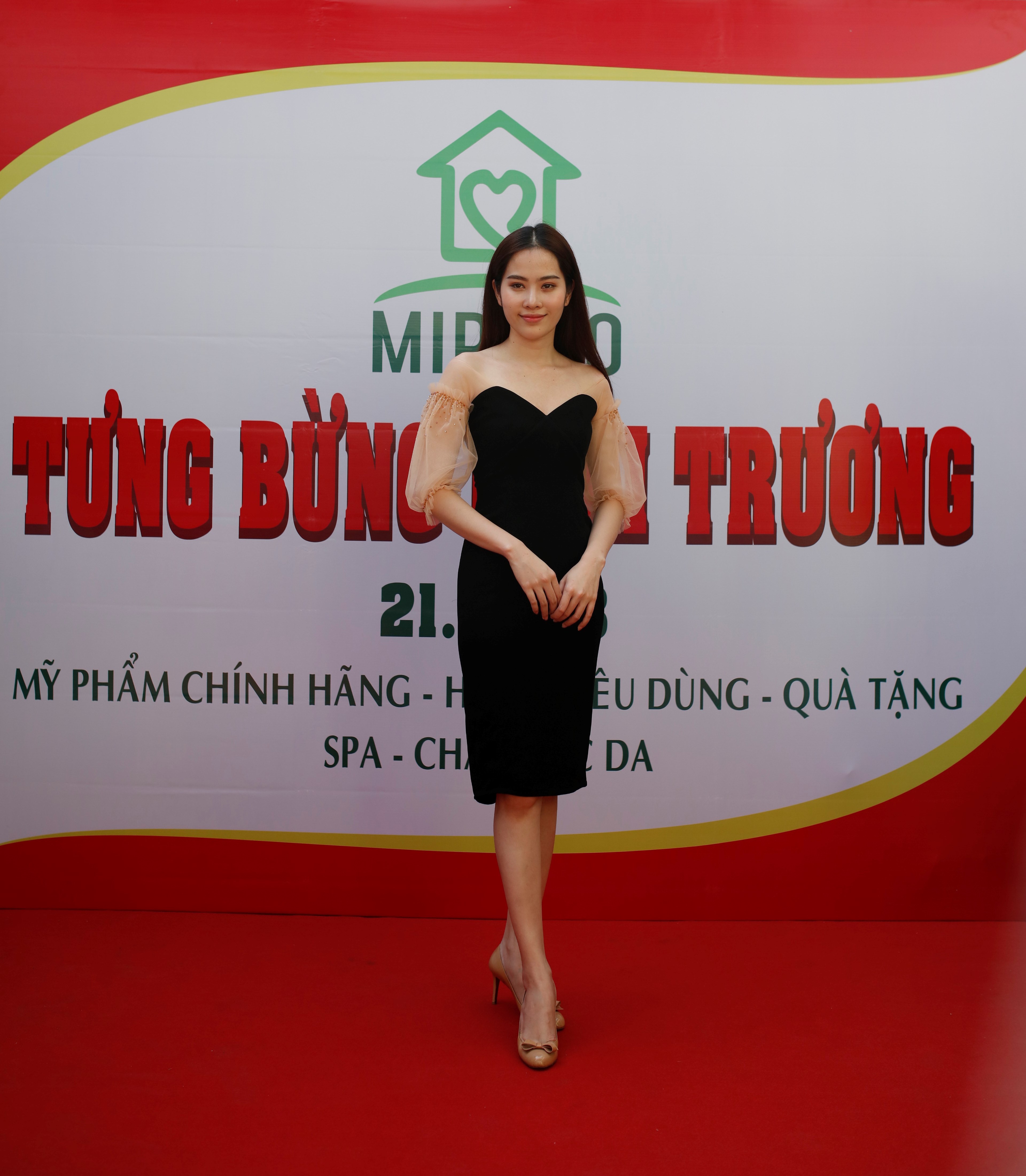 Hoa khôi Nam Em trẻ trung dự sự kiện khai trương - Ảnh 2. Hoa khôi Nam Em trẻ trung dự sự kiện khai trương - Ảnh 2.