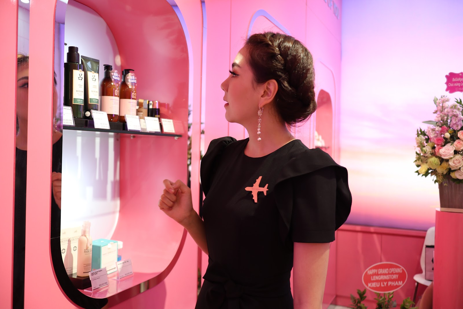 Nghe nữ MC xinh đẹp nhất nhì VTV bật mí cách chăm sóc da khoẻ đẹp mùa nắng - Ảnh 2. Nghe nữ MC xinh đẹp nhất nhì VTV bật mí cách chăm sóc da khoẻ đẹp mùa nắng - Ảnh 2.